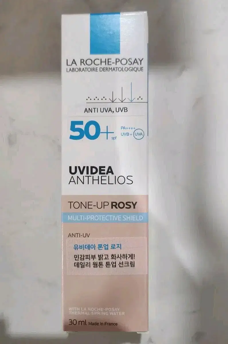 라로슈포제  유비데아 톤업 로지 30ml 새상품